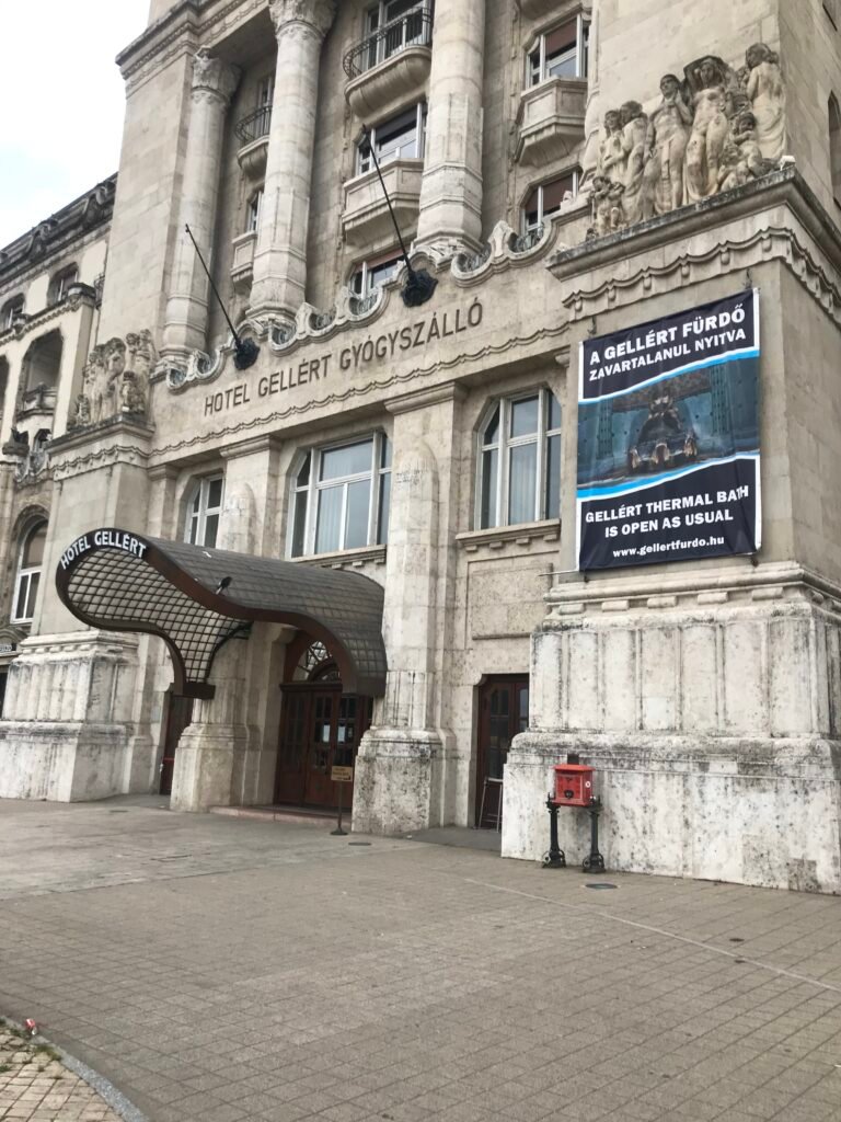 Miejsca ze spotu z Johnnym Deppem w Budapeszcie. Hotel gellerta i Most Wolności Źródło: Archiwum prywatne