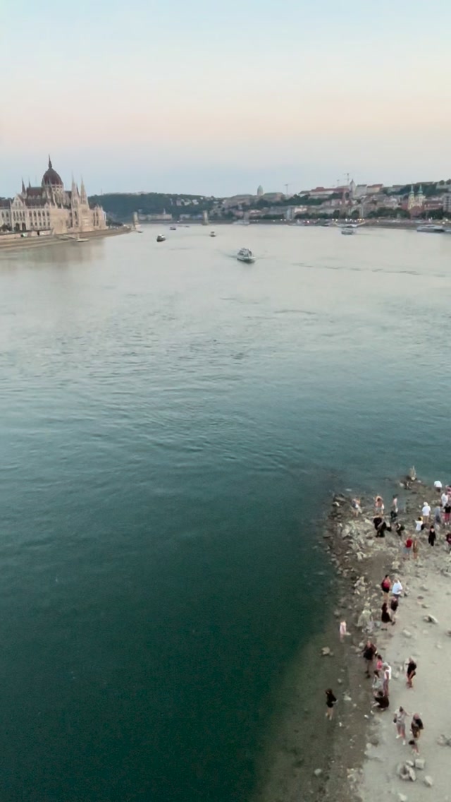 Nowa miejscówka na mapie Budapesztu. Warto się spieszyć, bo kto wie do kiedy to potrwa #budapeszt #hungary #staycool #summer2026