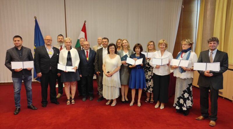 Nowy radny OSP wzywa księdza Bese do zrzeczenia się nagród. Przewodnicząca Ogólnokrajowego szybko reaguje: nie jest to ich oficjalne stanowisko