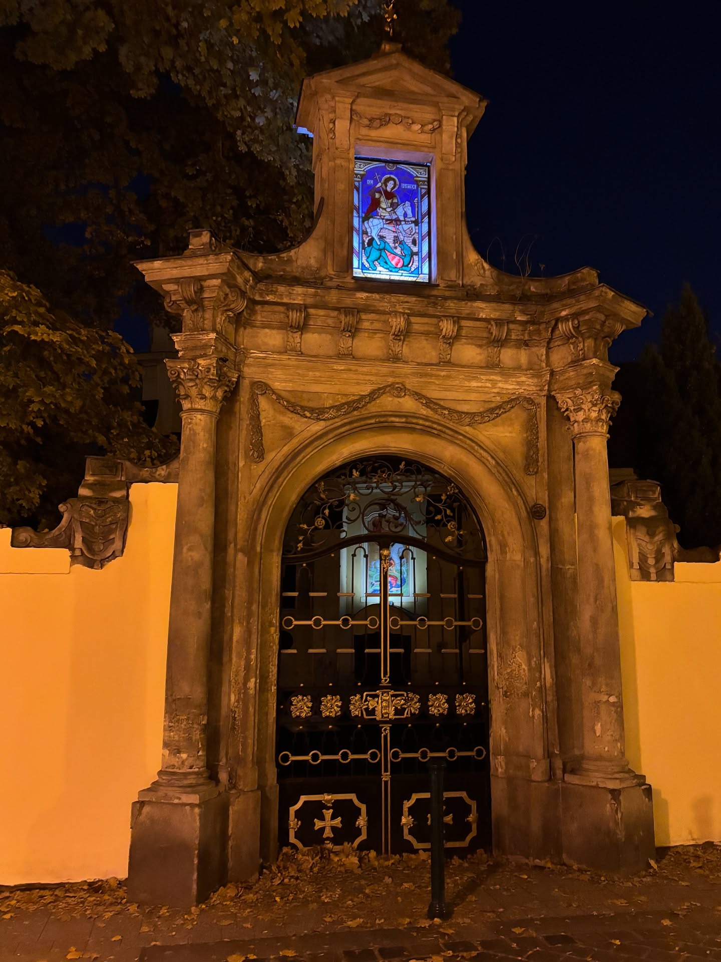 Św. Jerzy pokonuje smoka. Kościół Serbski w Budapeszcie,  Szerb utca 4