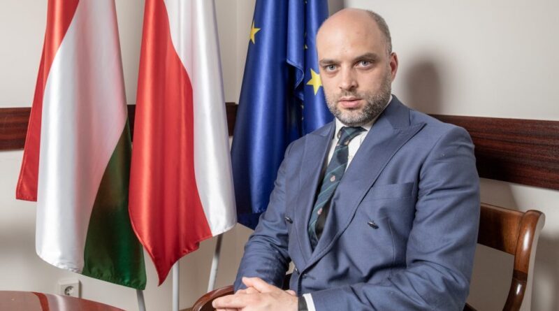 Ambasador Polski na Węgrzech, Sebastian Kęciek, odwołany, ale jego stanowisko czeka na następcę